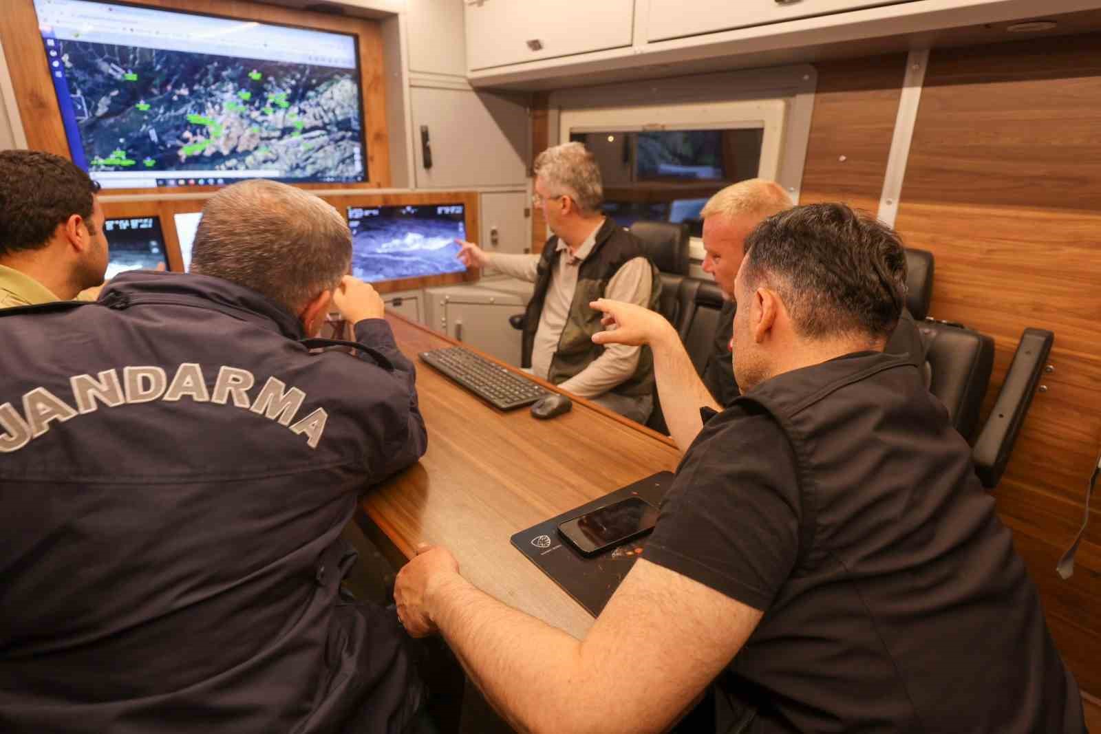Bilecik'te orman yangını sonrası bir köy tedbir amaçlı boşaltıldı