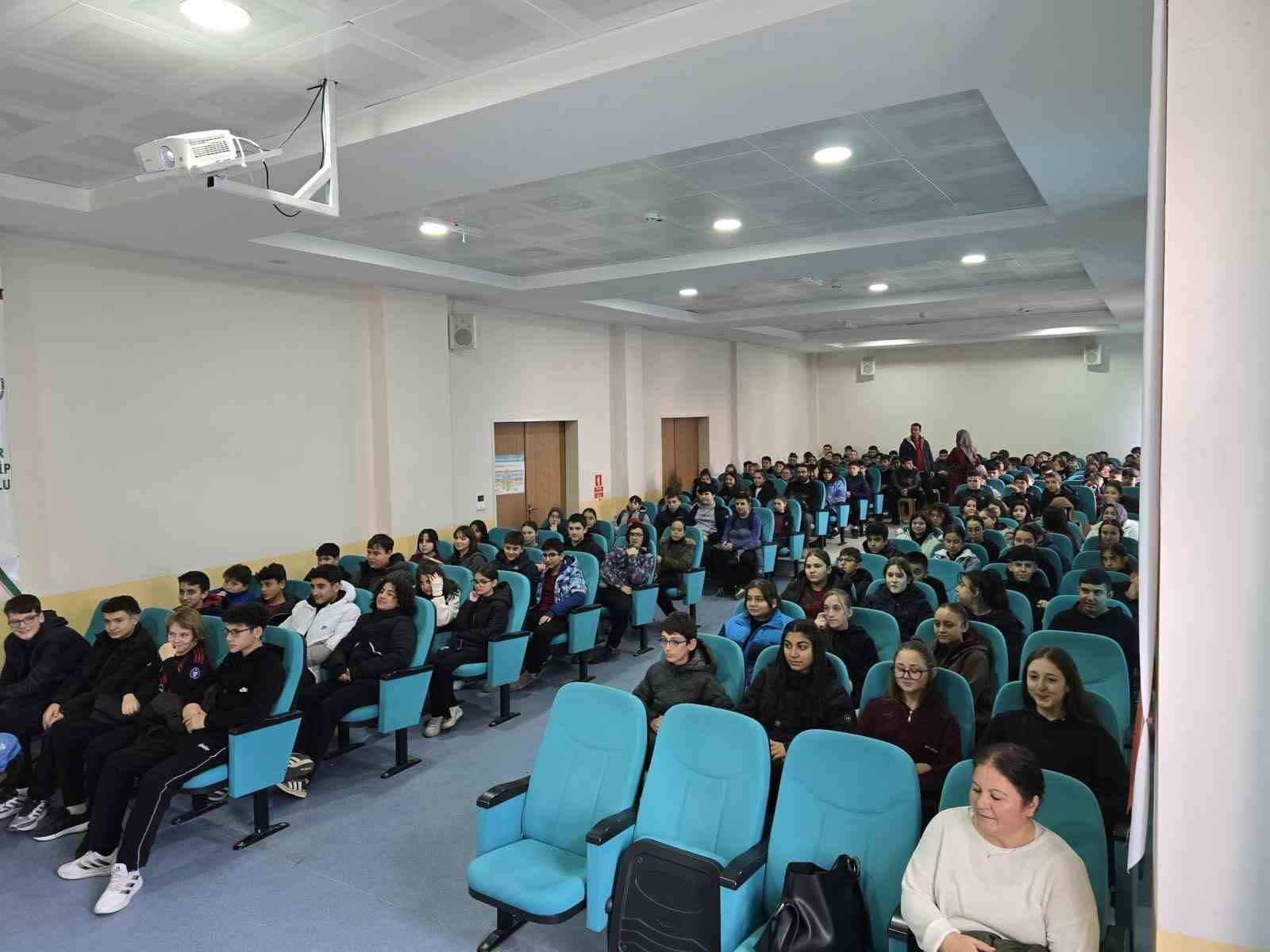 Bilecikte sosyal medya bağımlılığına karşı farkındalık eğitimi