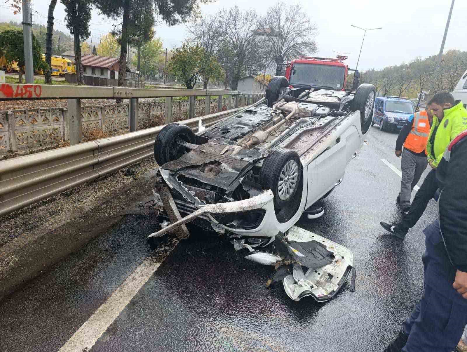 Bilecikte takla atan aracın sürücüsü hafif yaralandı