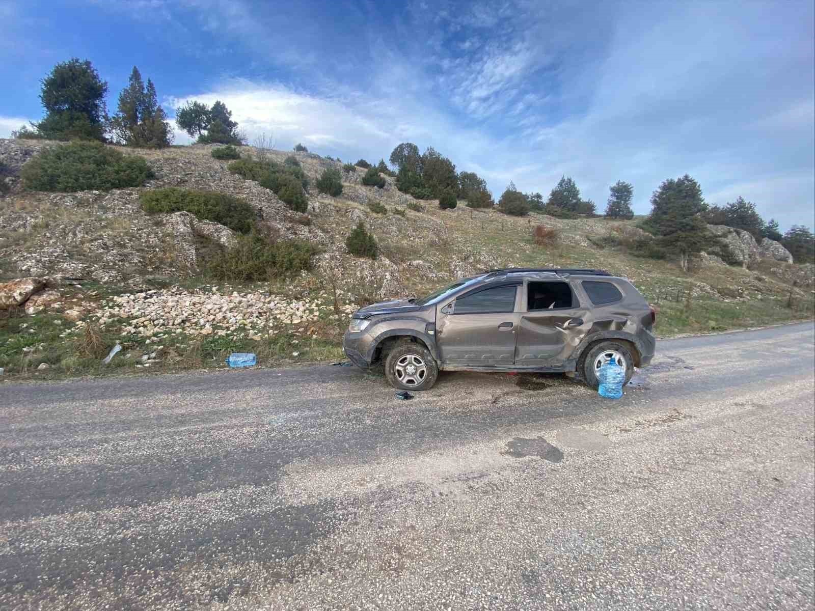 Bilecikte takla atan araçta 2 kişi yaralandı