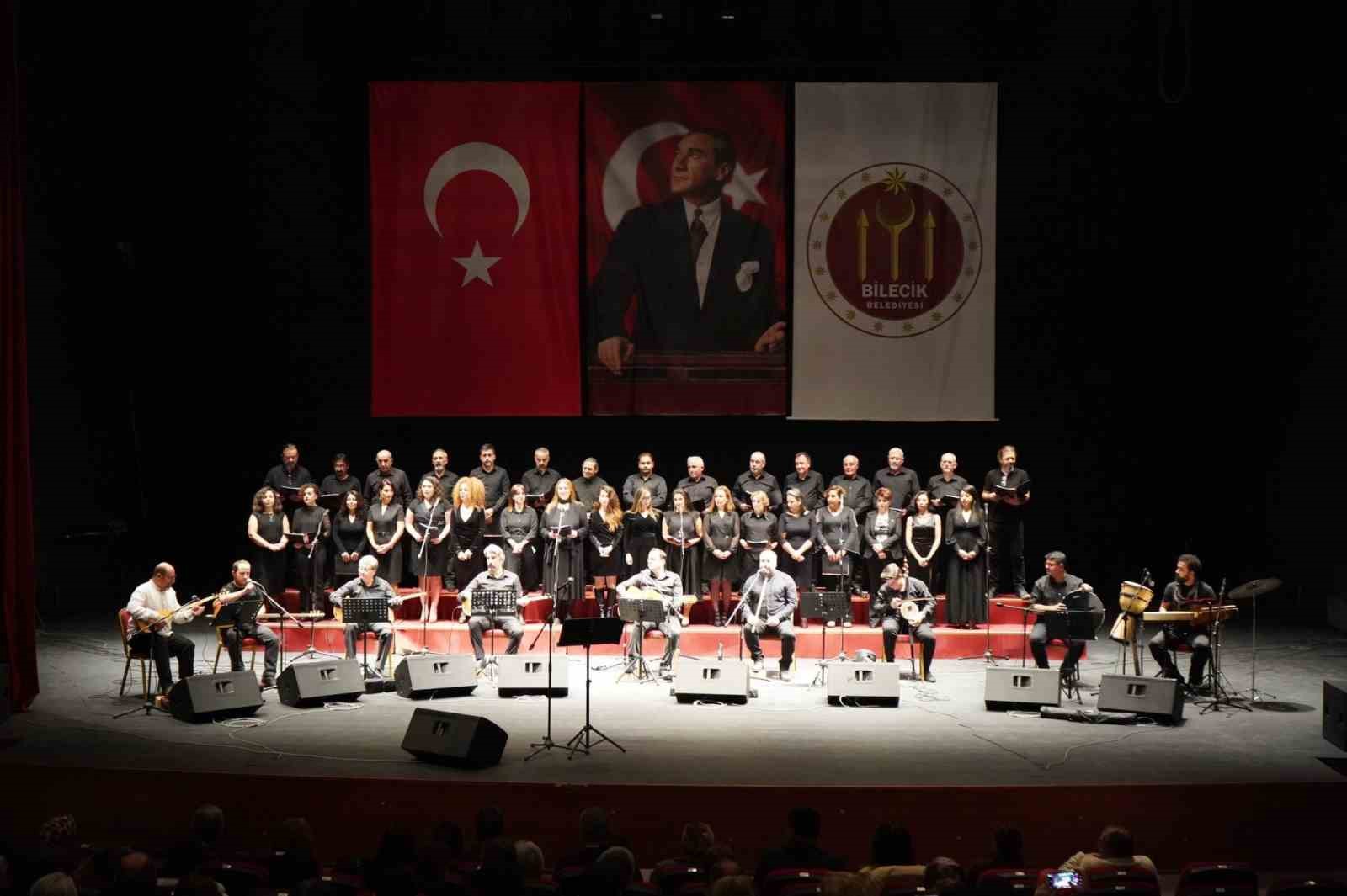 Bilecik'te Türk Halk Müziği konseri verildi