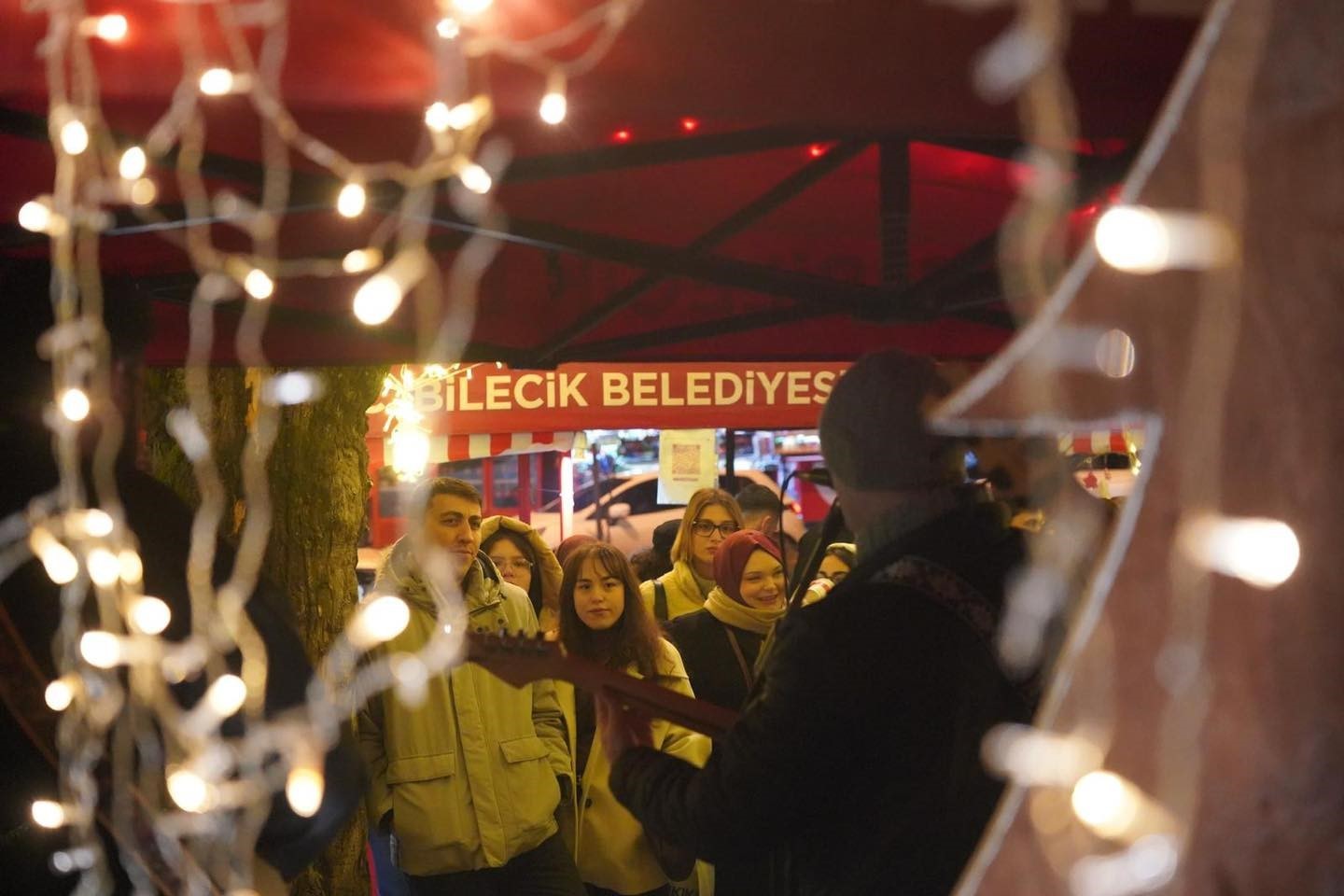 Bilecikte yeni yıl coşkusu Sanat Sokağında konserlerle yaşanıyor