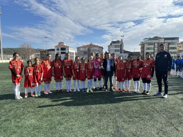 Bilecikte Yıldız Kızlar Futbol Müsabakaları sona erdi