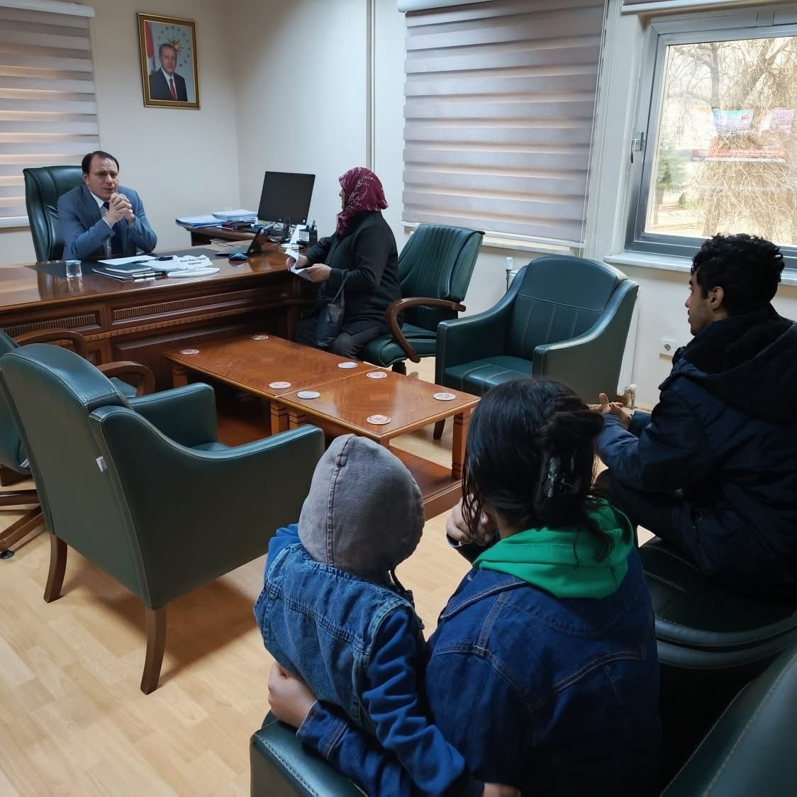 Bolvadinde vatandaşlar sorunlarını kaymakama anlattı