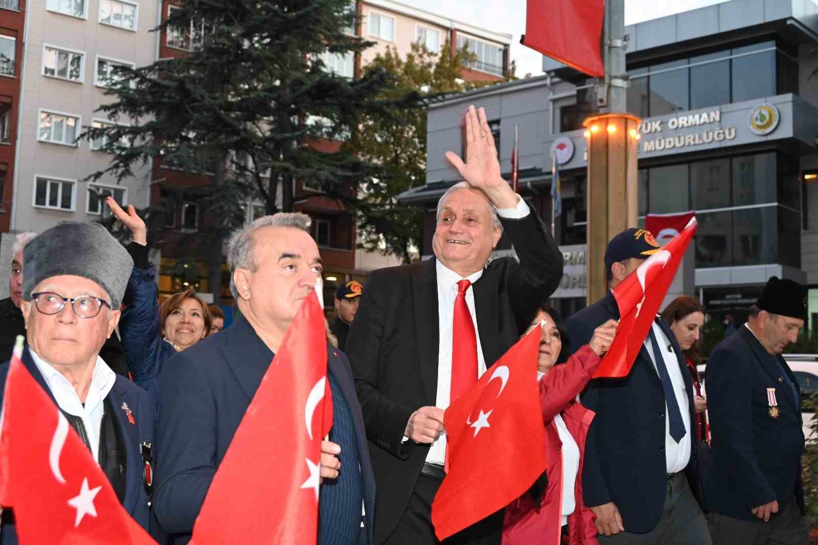 Bozüyük'te “Cumhuriyet Yürüyüşü” yapıldı