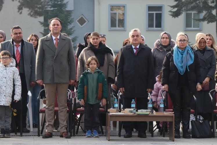 Bozüyükte kitap okuma etkinliğine Kaymakam Öztürkten destek