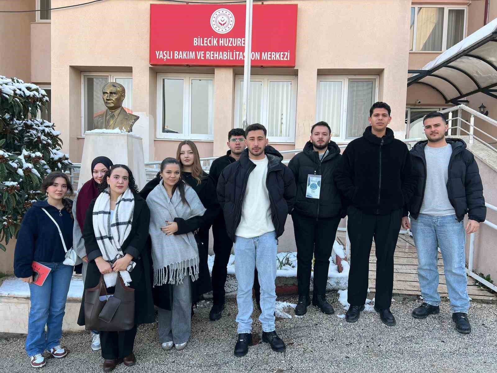 BŞEÜ Gençlik ve İnovasyon Kulübünden huzurevi ziyareti