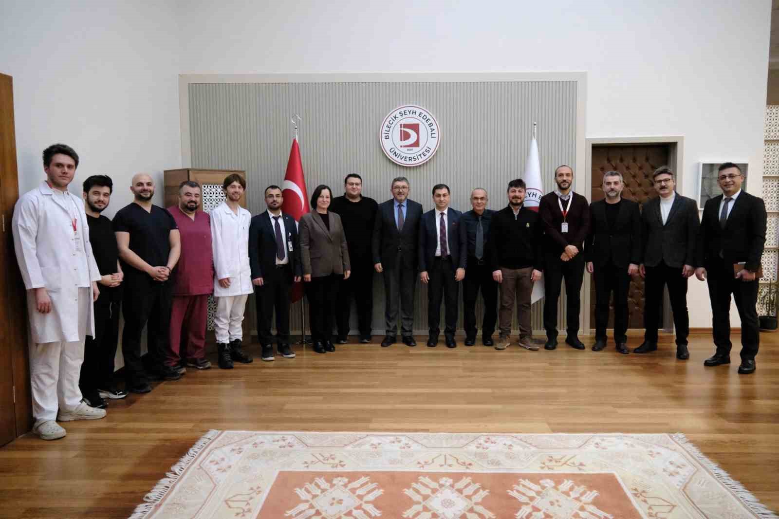 BŞEÜ sağlıkta gücünü artırıyor: 7 asistan hekim uzmanlık eğitimine başladı