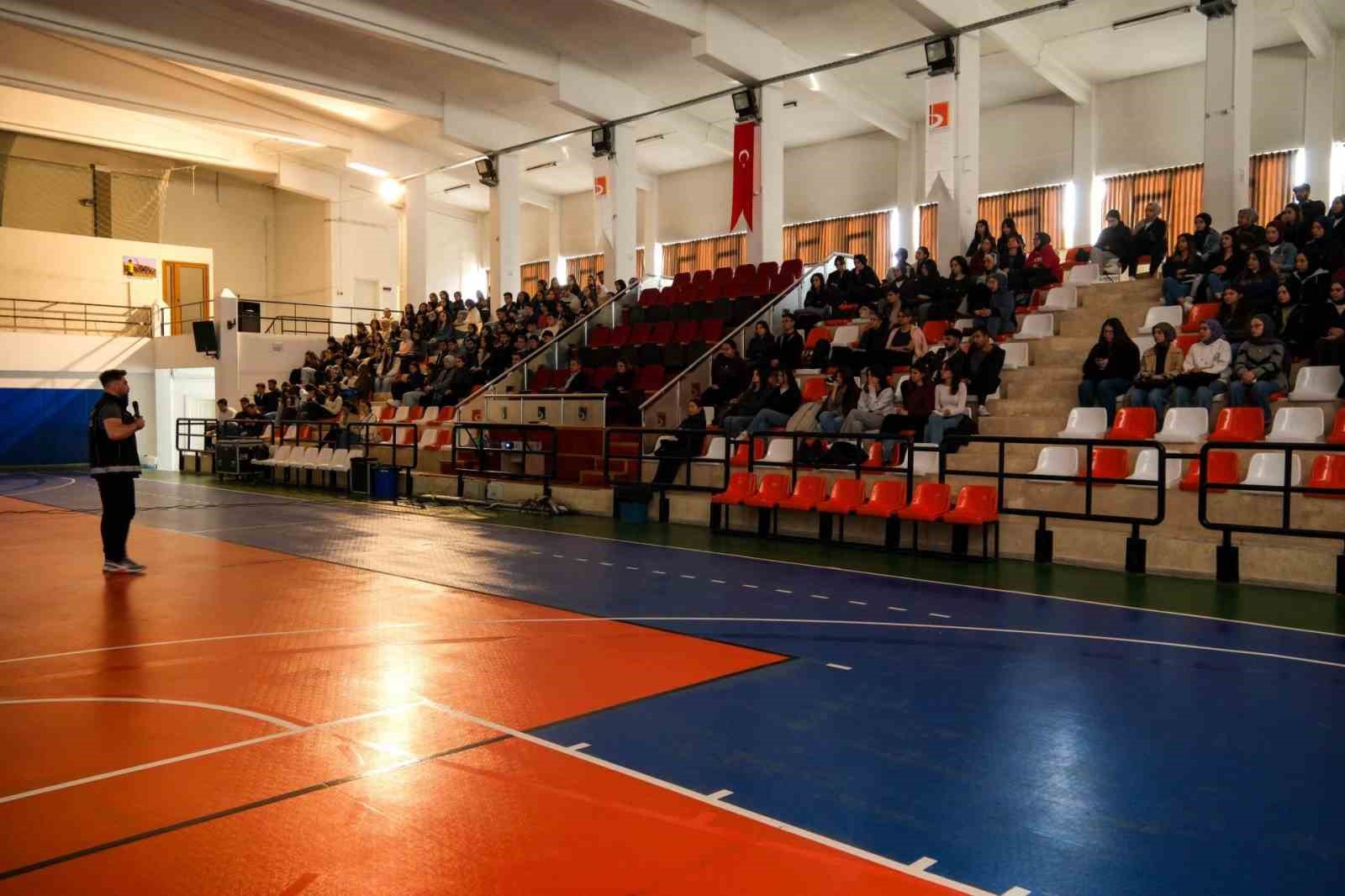 BŞEÜde En İyi Narkotik Polisi Anne projesi eğitimi düzenlendi