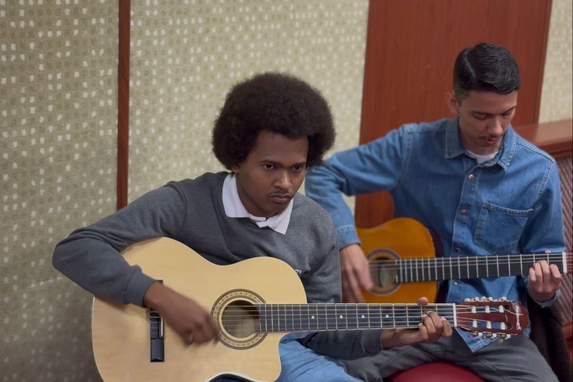 BŞEÜde gitar ve bağlama kursları devam ediyor