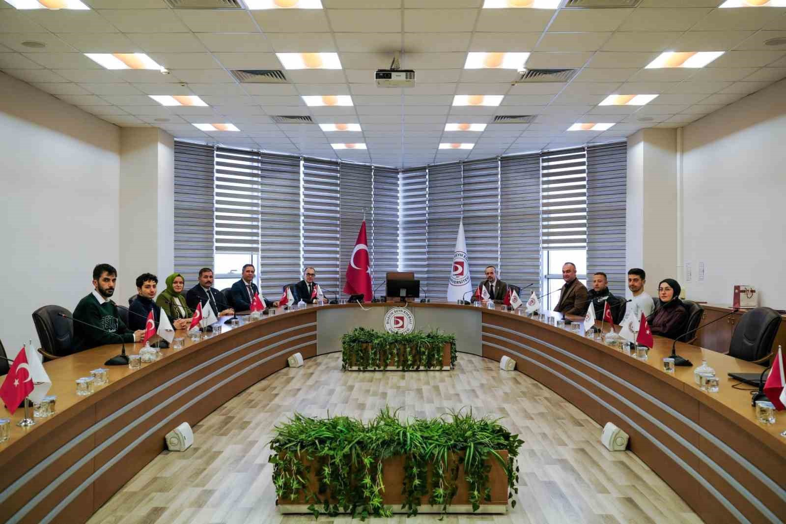 BŞEÜde satranç etkinliğinde başarı gösterenler ödüllendirildi