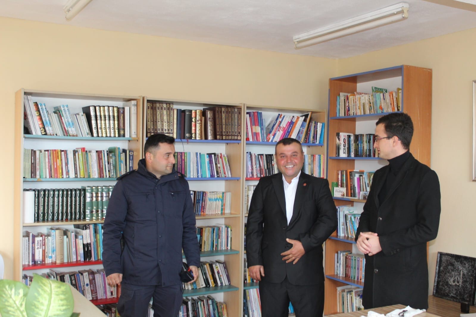 Bu köyde 3 ayda bin 327 kitap toplandı, kütüphane oluşturuldu