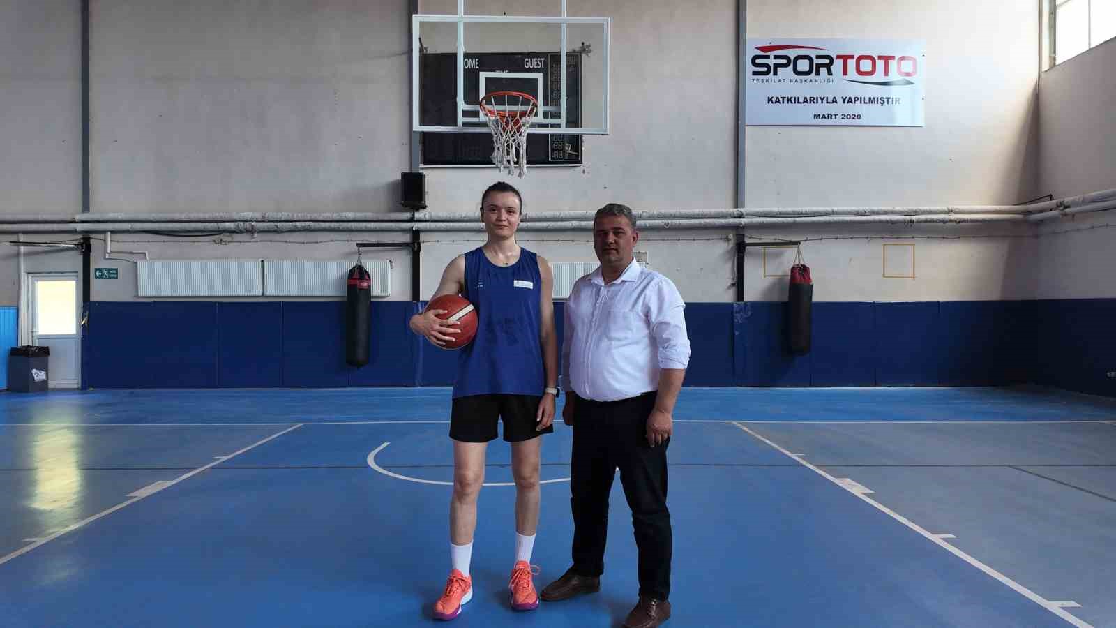 Büşra Akgün, yeni sezona memleketi Gedizde hazırlanıyor