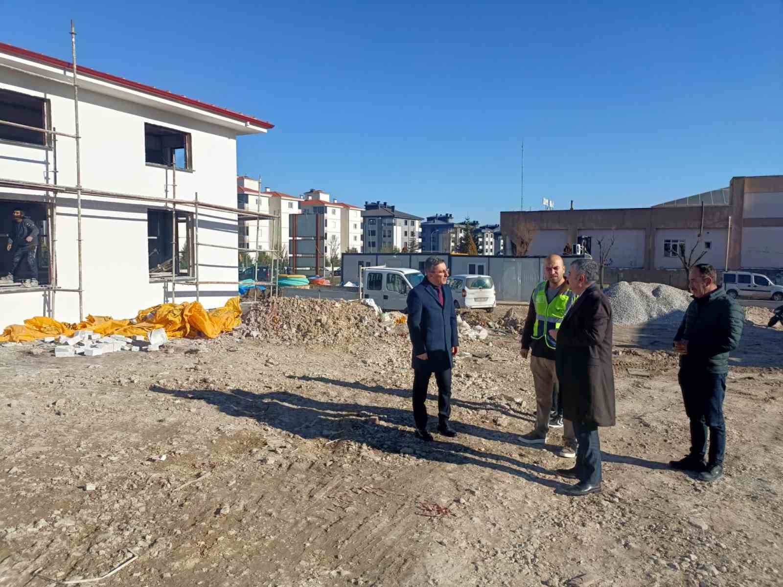 Cafer Güven Huzurevi ile Engelsiz Yaşam Merkezinin inşaatı sürüyor