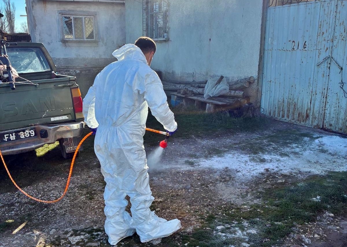 Çavdarhisarda hayvan işletmelerinde salgın hastalıklara karşı dezenfeksiyon