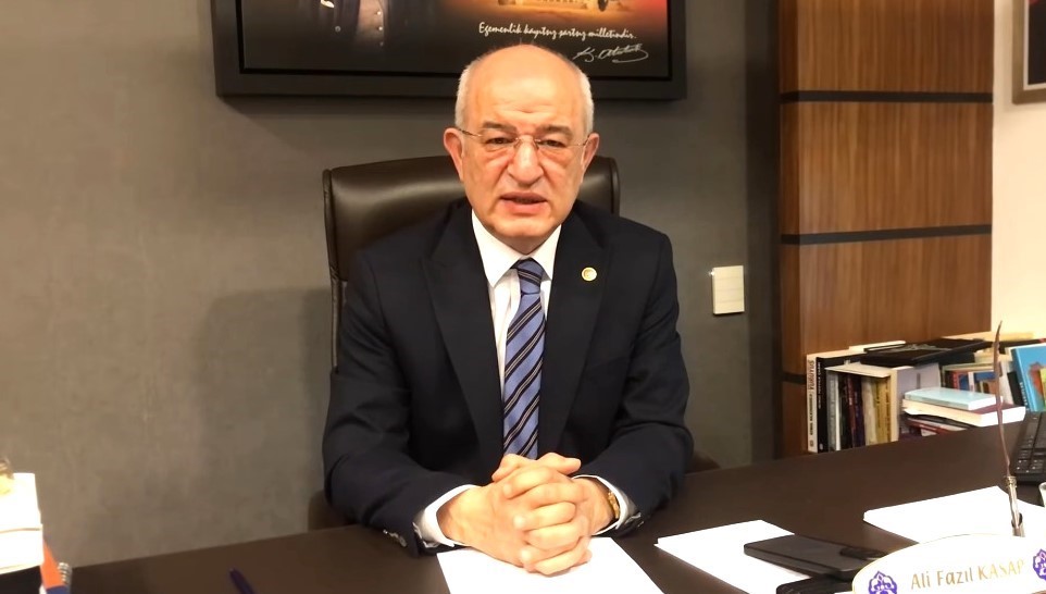 CHP'li kasap Saadet Partisi'nden istifa ederek yeniden partisine döndü