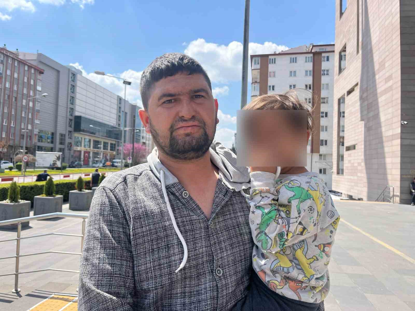 Çocuklarının elinde sigara ve alkol şişesi olan anne beraat etti