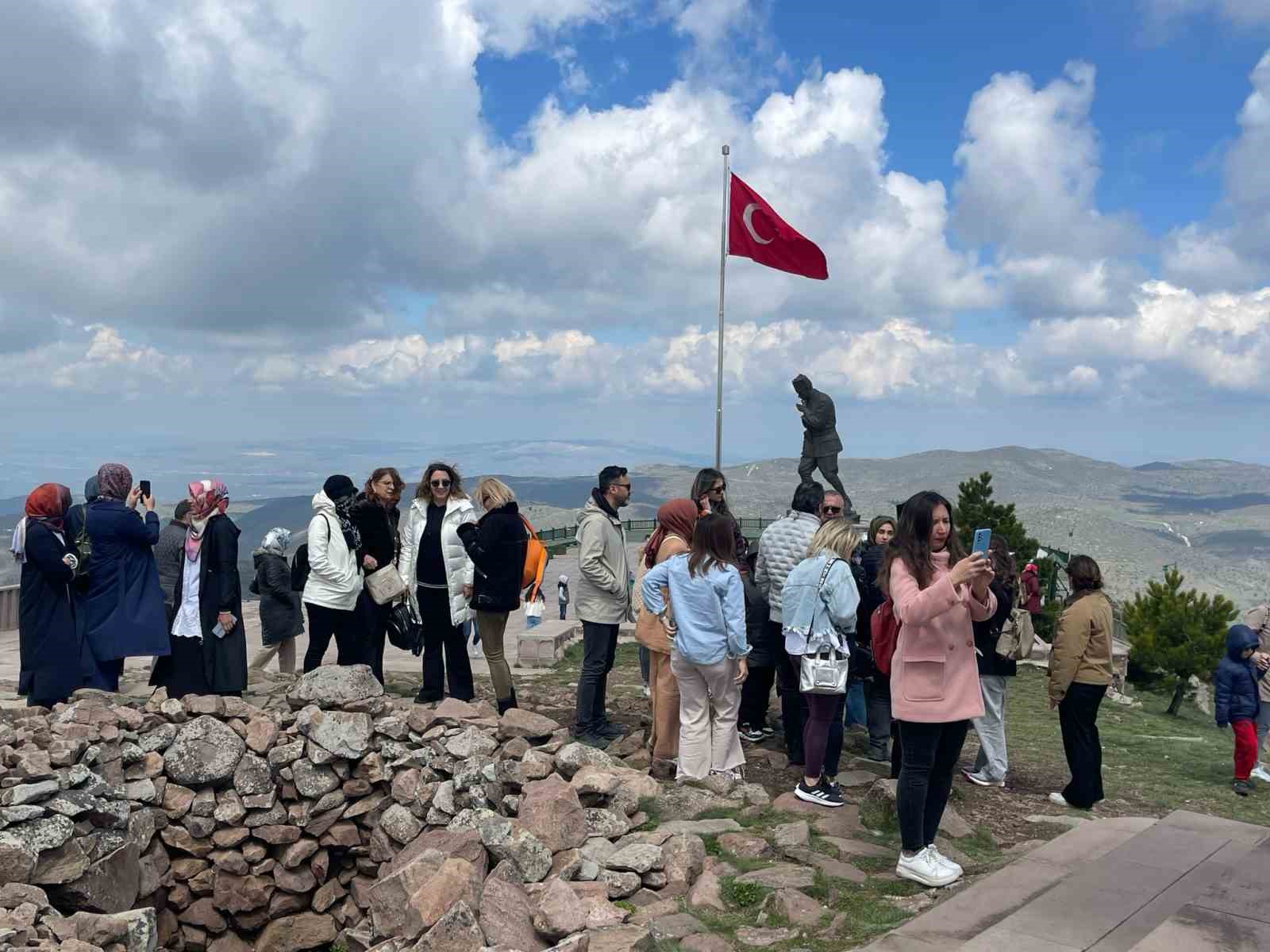 Cumhuriyetin kazanıldığı topraklara anlamlı ziyaret