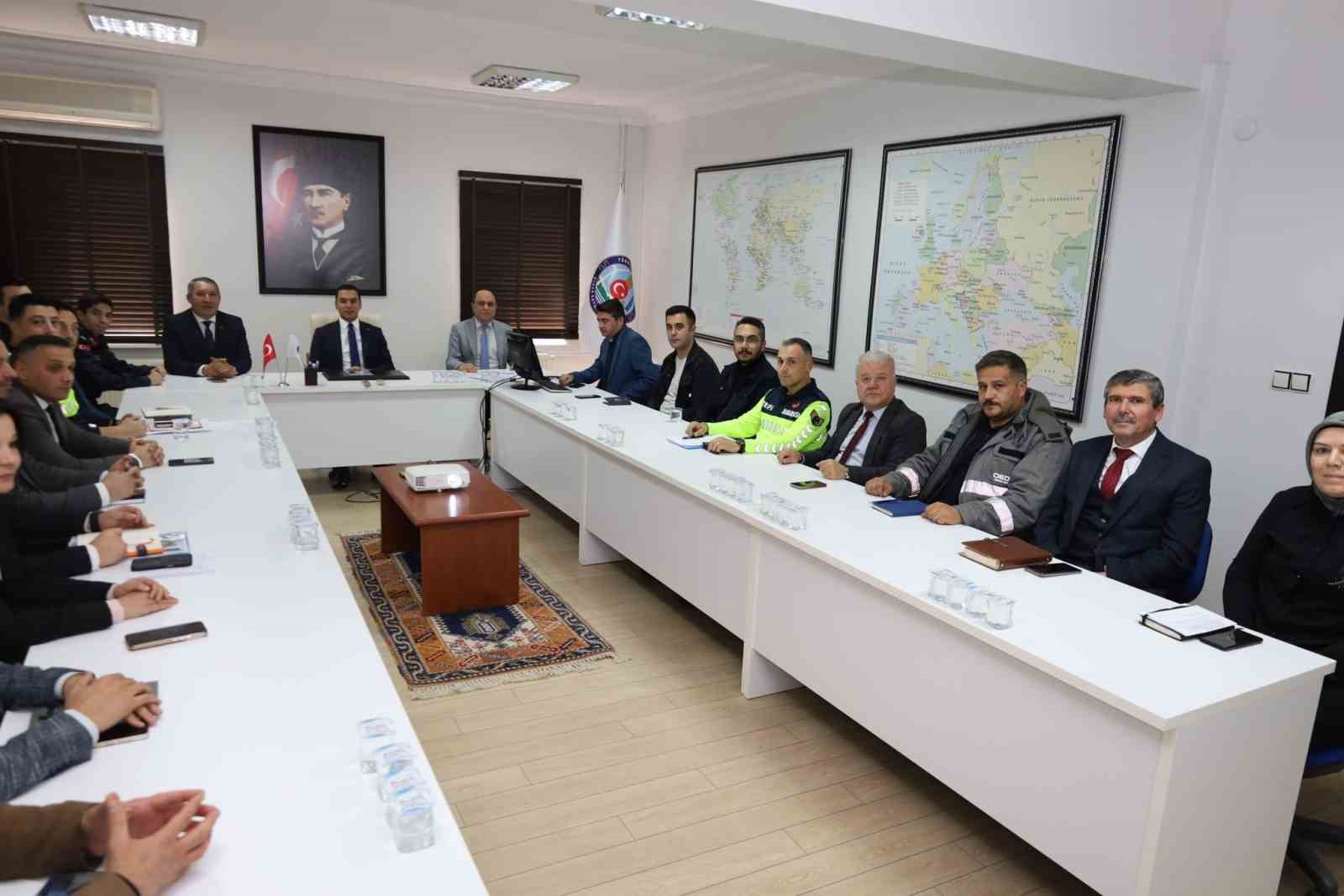 Dinar'da kış tedbirleri masaya yatırıldı