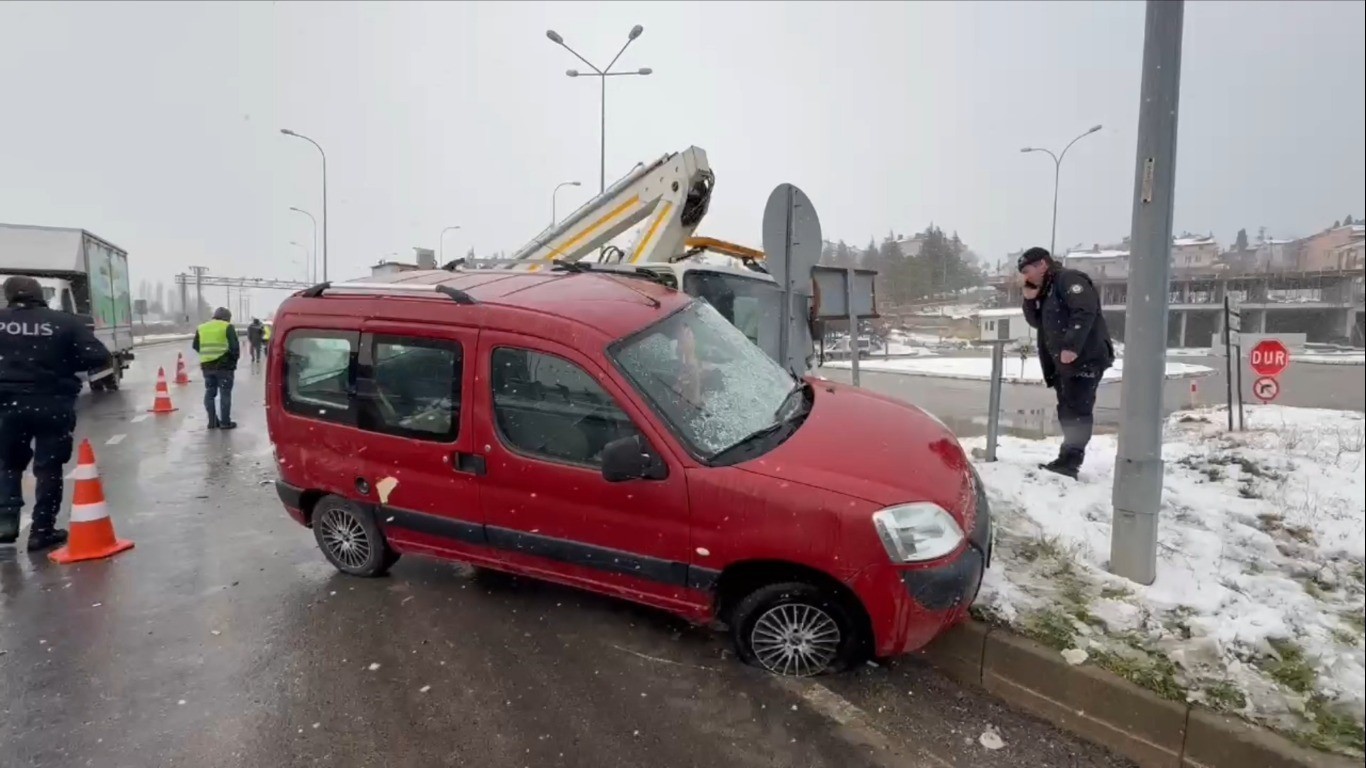 Domaniçte trafik kazası: 4 yaralı