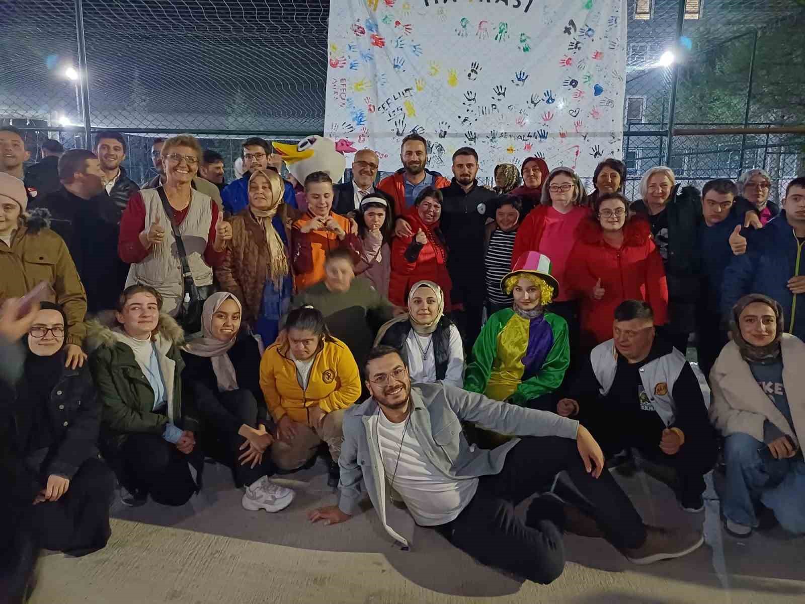 Down sendromlu özel bireyler için Afyonkarahisar'da etkinlik