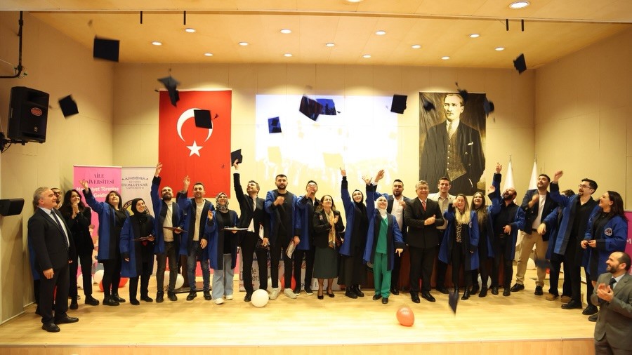DPÜde Aile Üniversitesi ilk mezunlarını verdi