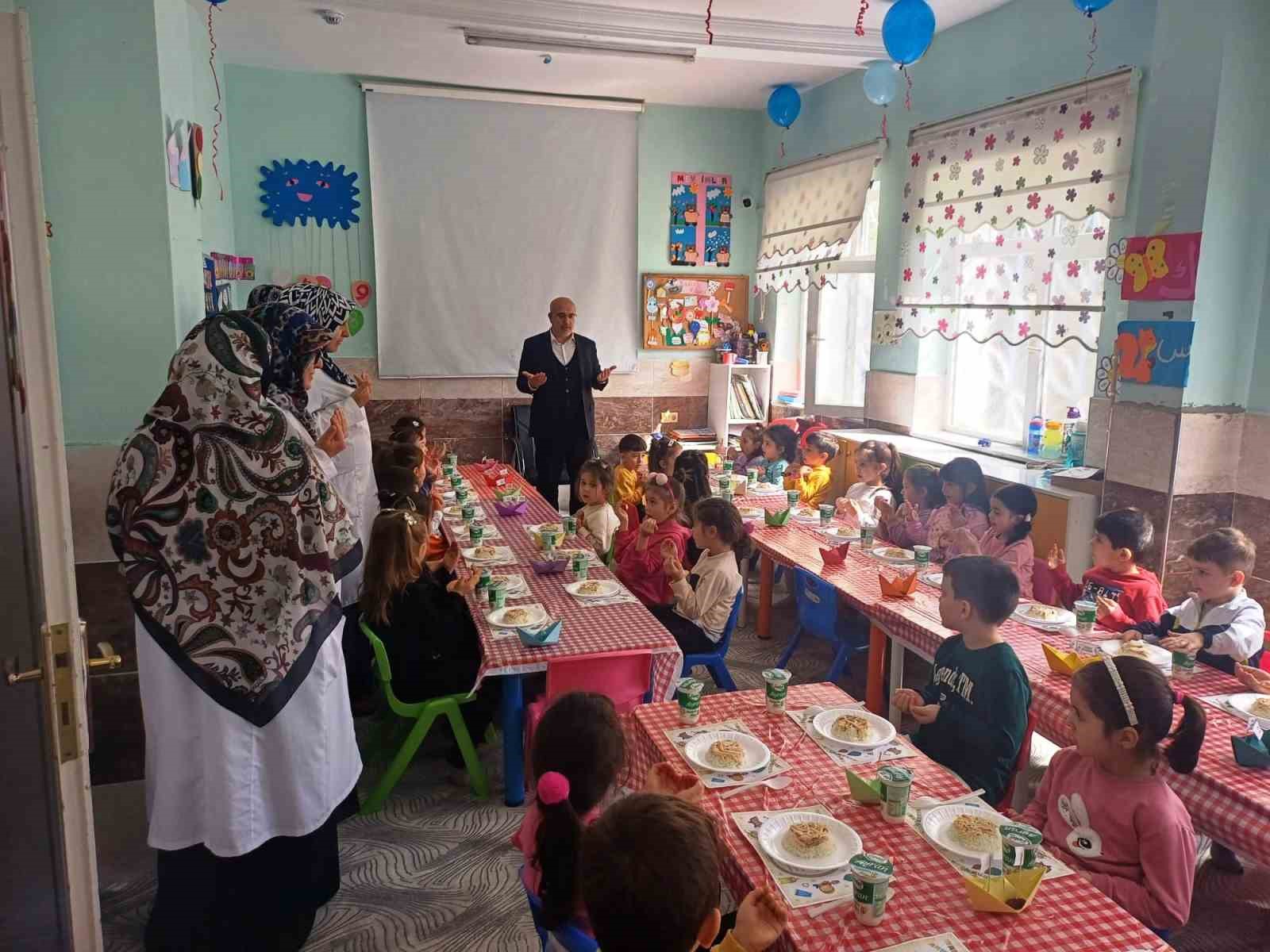 Emet ilçe Müftülüğünden çocuklara yönelik Tekne Orucu programı