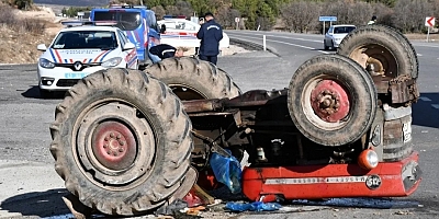 Emet'te traktör ile kamyonet çarpıştı, 1 kişi yaralandı