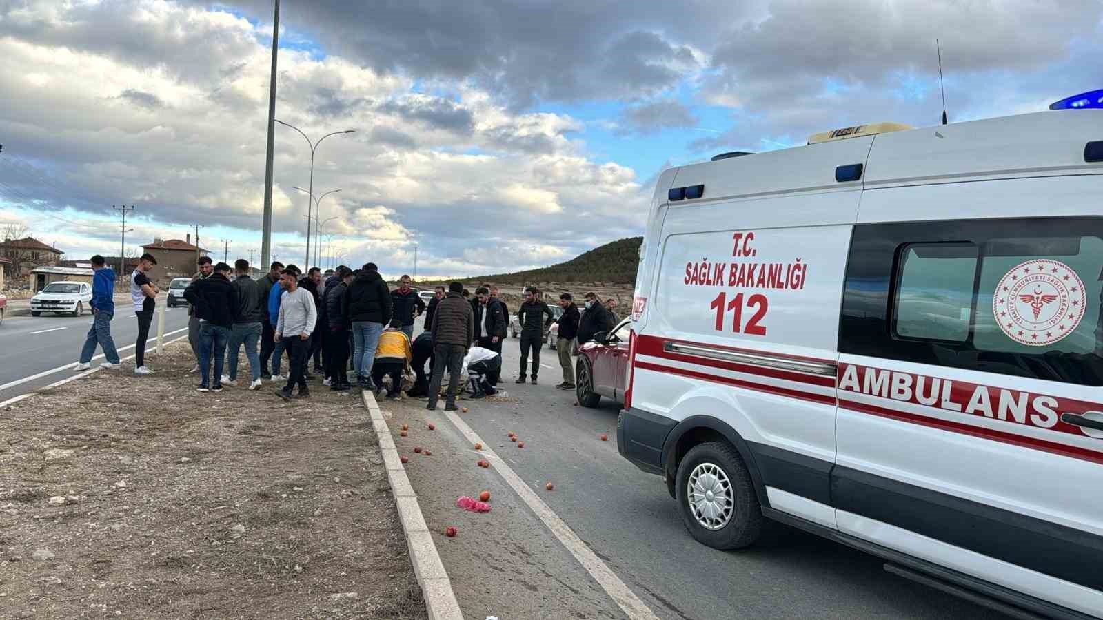 Emet'te otomobilin çarptığı yaşlı adam ağır yaralandı