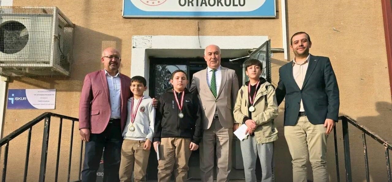 Emirdağ Atatürk Ortaokulunda ‘Satranç Turnuvası sona erdi