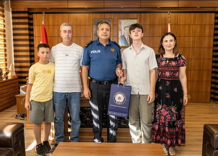 Emniyet Müdürü Yılmaz'dan LGS'de başarılı olan öğrencilere tebrik
