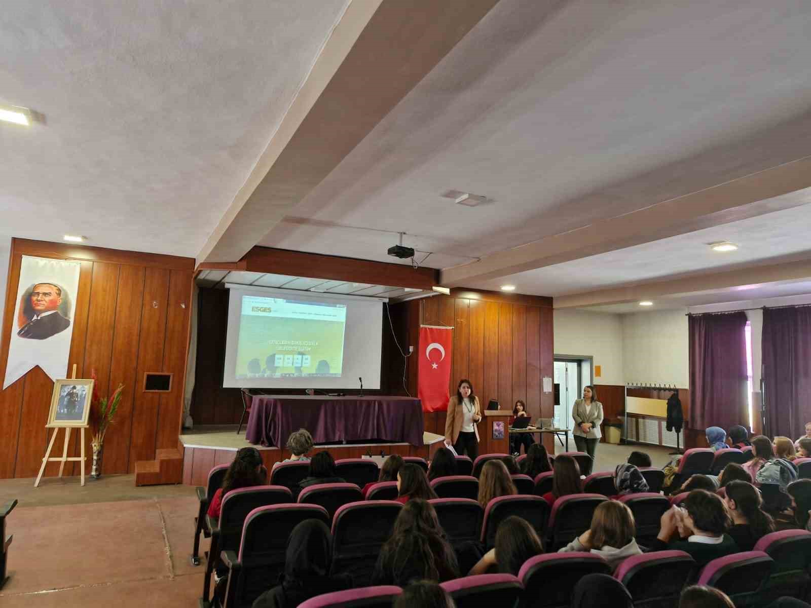ESGES Bilimsel Araştırma Okuryazarlığı ve Akademik Yazma eğitimleri başladı