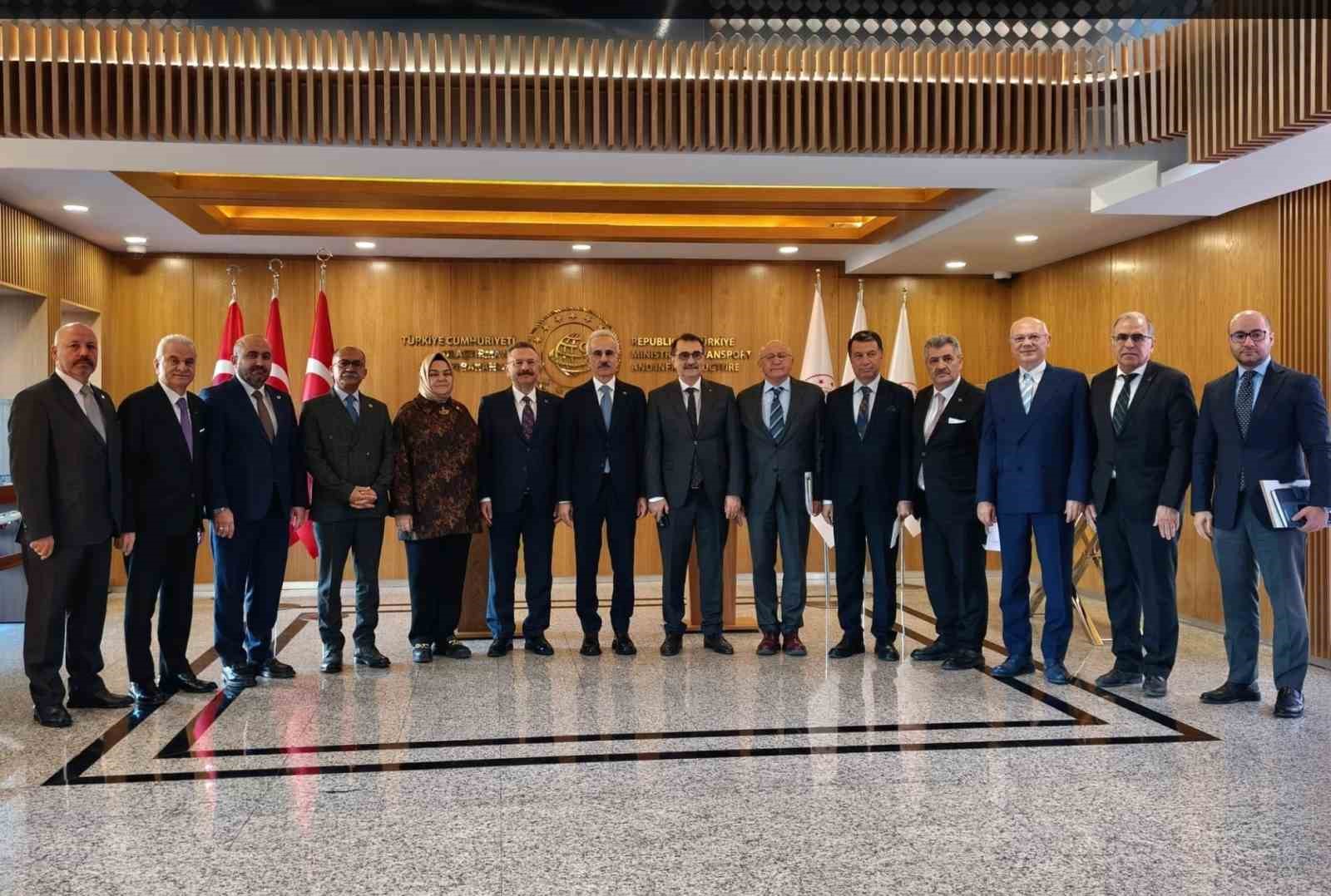 Eskişehir heyetinden Bakan Uraloğluna ziyaret