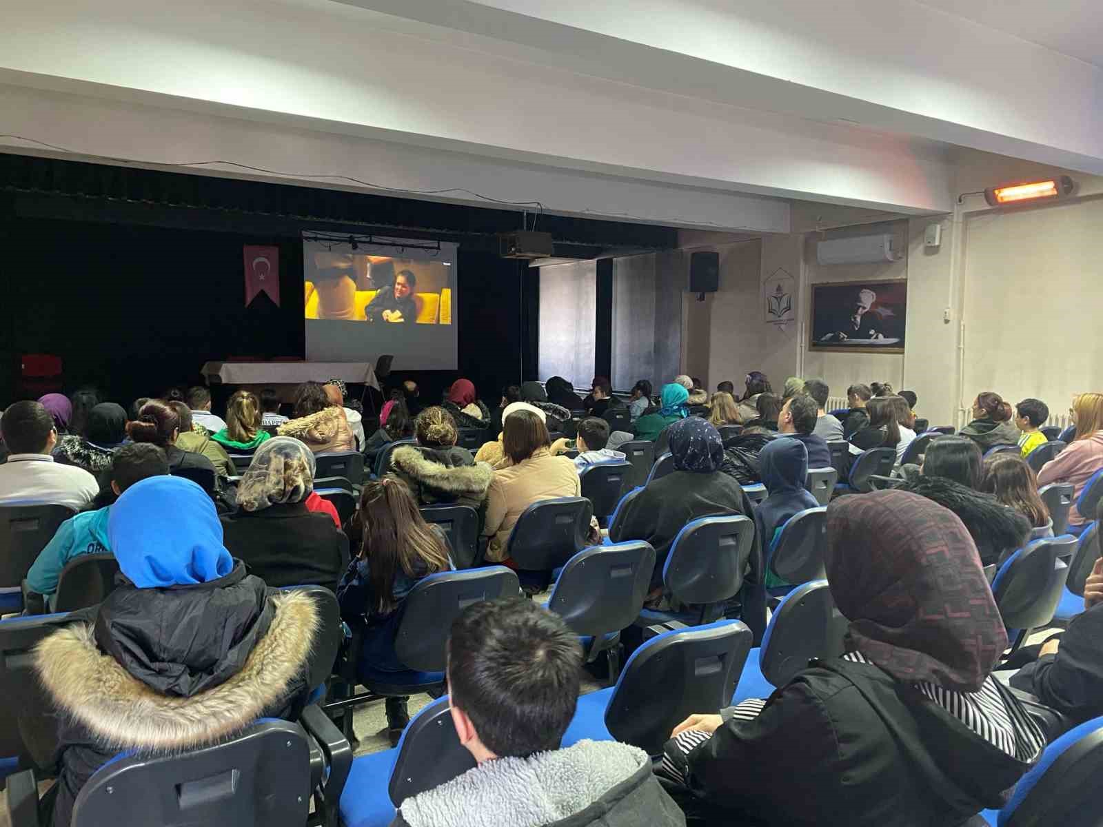 Eskişehir Orgeneral Halil Sözer Ortaokulunda ‘Aile Yılı etkinliği