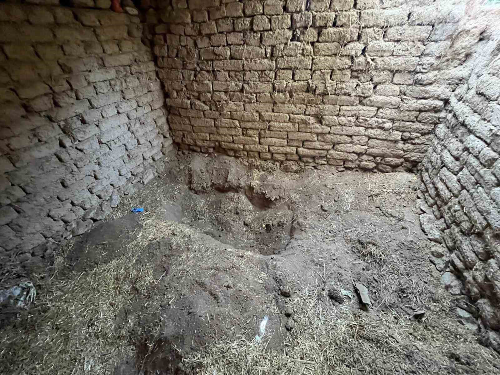 Eskişehirde 14 yıl sonra ahırdan çıkarılan cesedin gömüldüğü yer görüntülendi