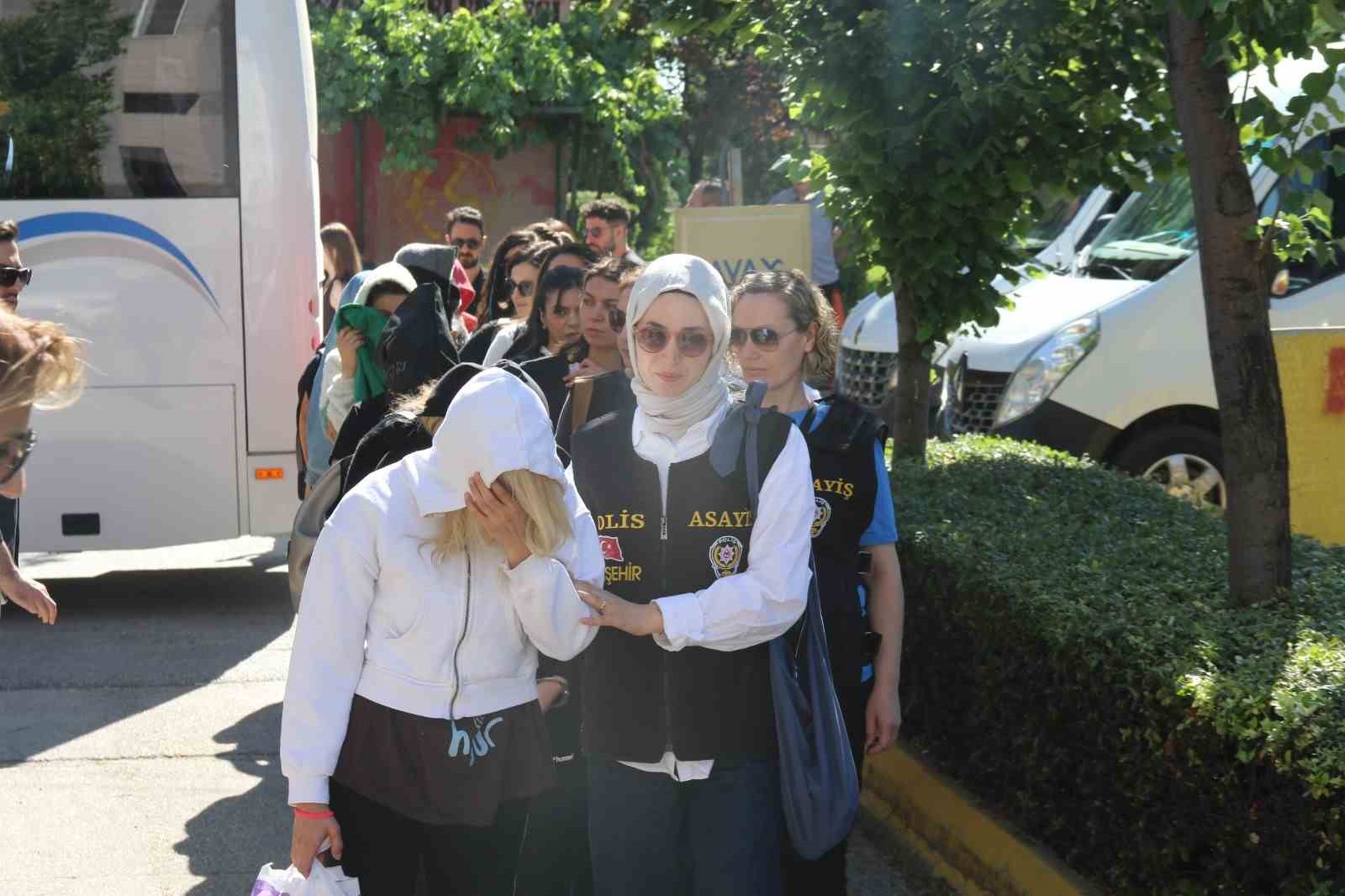 Eskişehirde aylarca süren takibin ardından düzenlenen fuhuş operasyonunda 19 şüpheli yakalandı