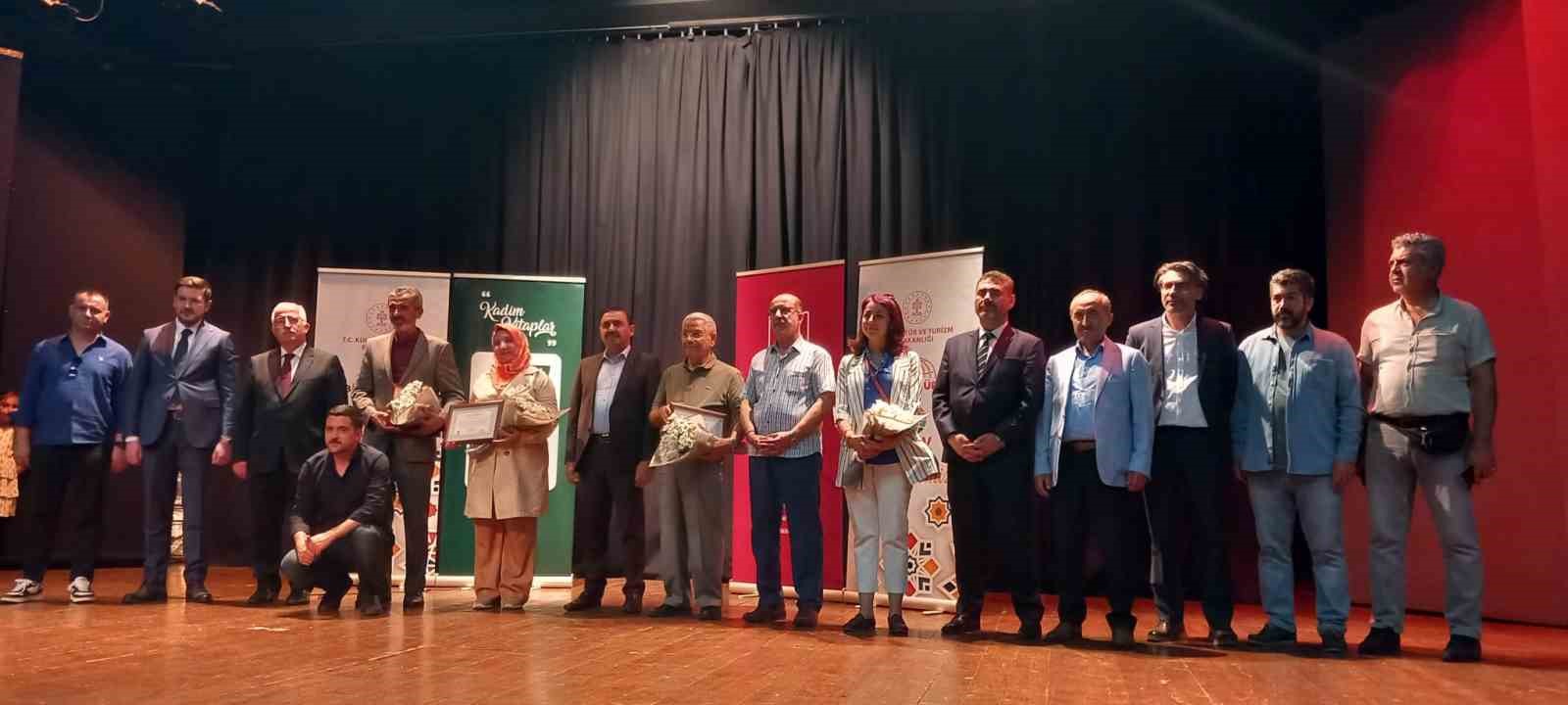 Eskişehirde bulunan tarihî el yazması eser kitap haline getirildi