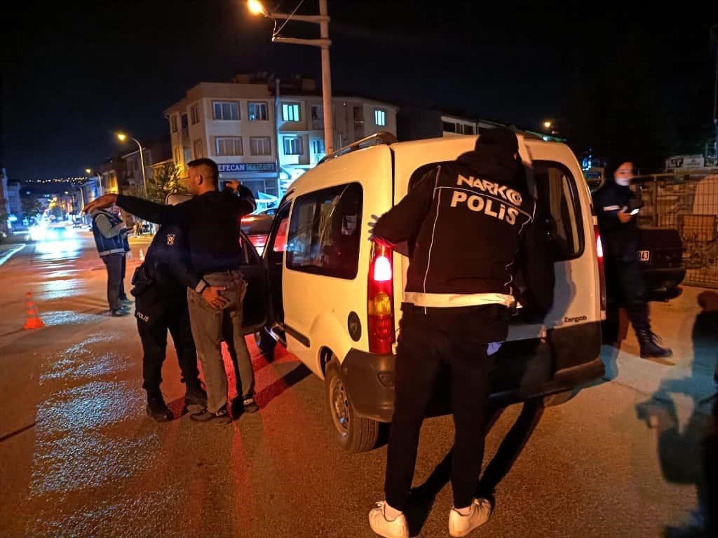 Eskişehirde geniş çaplı asayiş ve trafik uygulaması