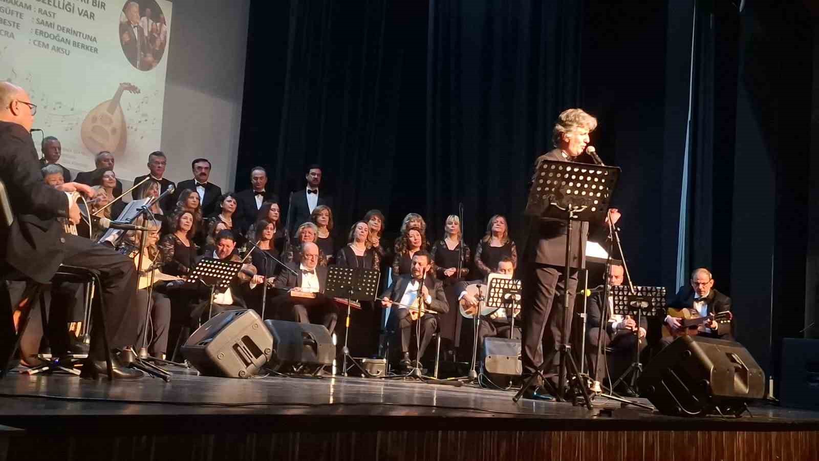 Eskişehirde Türk Sanat Müziği konseri yoğun ilgi gördü