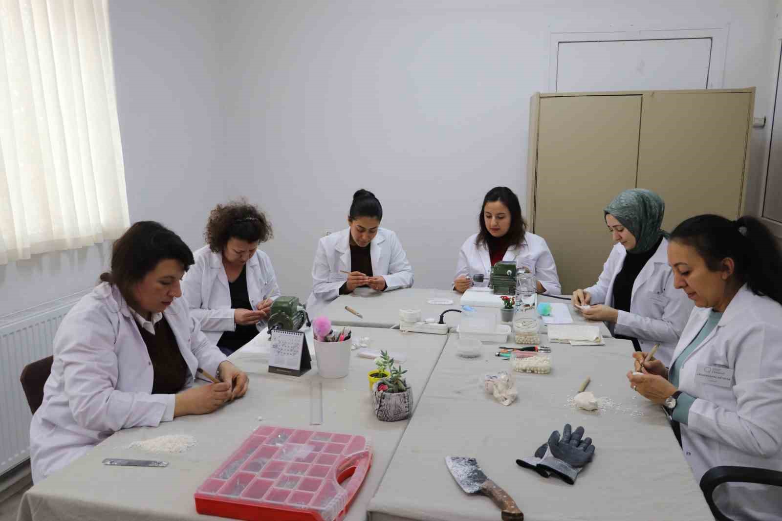 Eskişehirin Beyaz Altını usta ellerde hayat buluyor