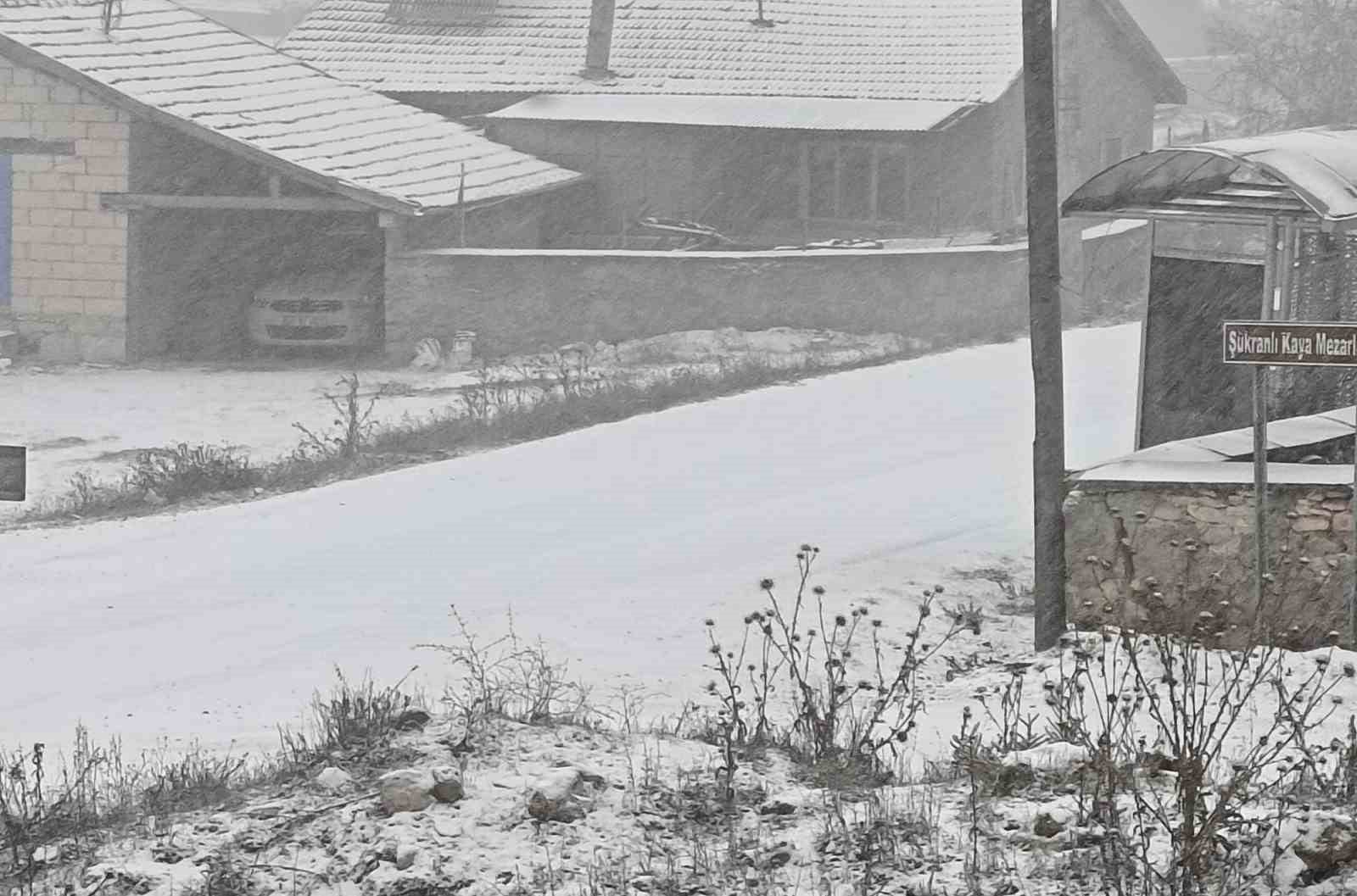 Eskişehir'in kırsalı beyaza büründü