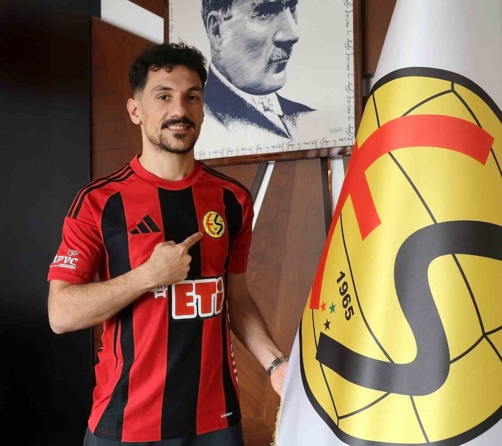 Eskişehirspor sol bekine kavuştu: Recep Pekgöz imzayı attı