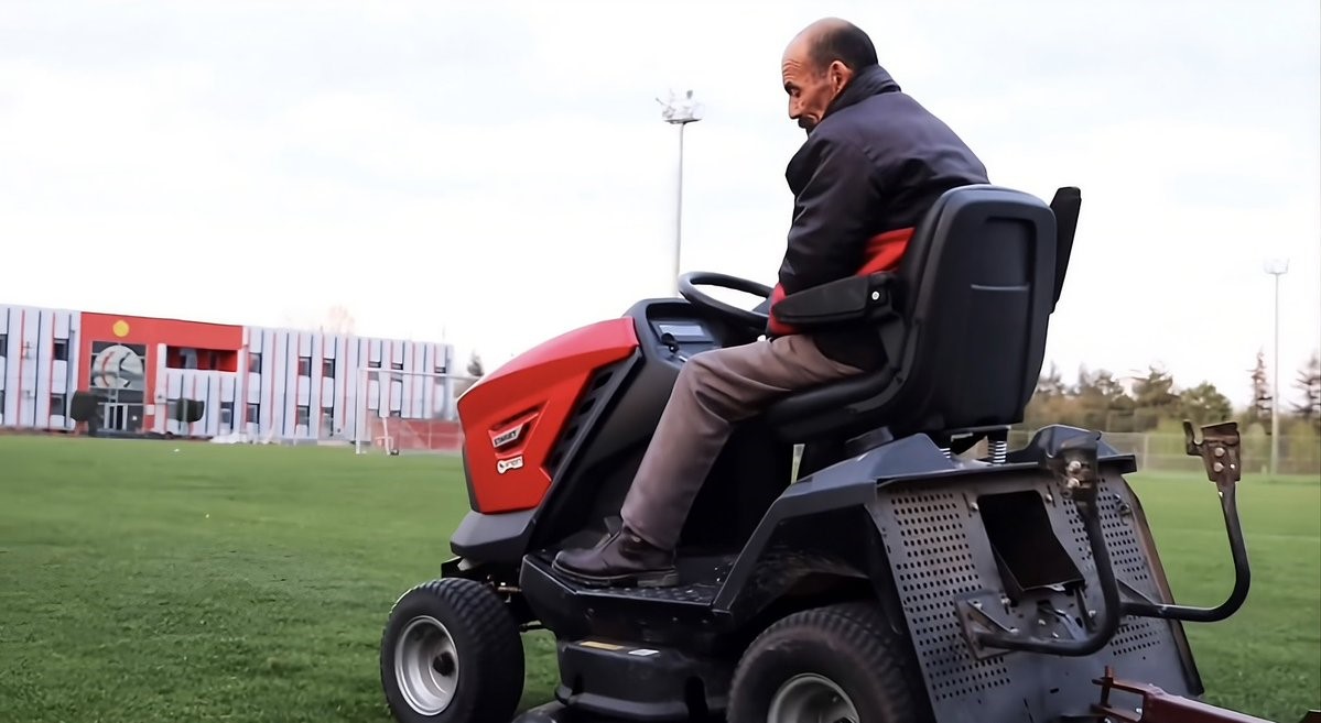 Eskişehirspor'un acı günü: Kulüp emektarı Sedat Özten vefat etti