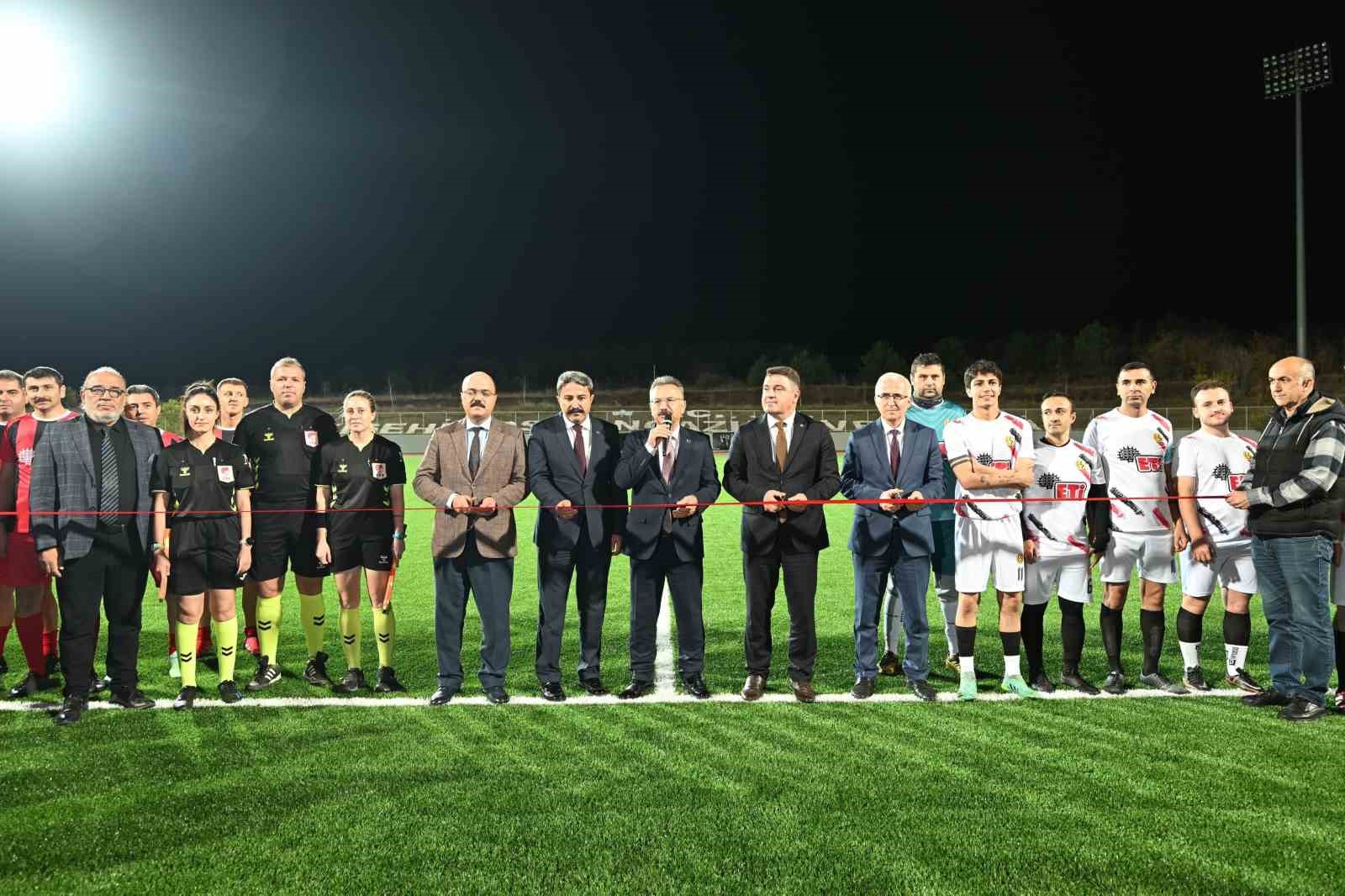 ESOGÜ Stadyumunun yenileme çalışmaları tamamlandı