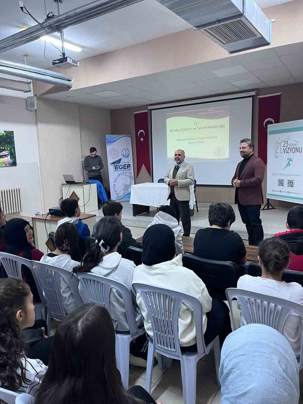 Fatih Ortaokulunda Nesilden Nesile Kültürel Miras sunumu