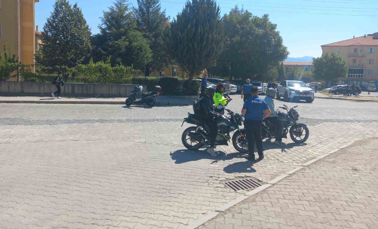 Gedizde motosiklet denetimleri devam ediyor