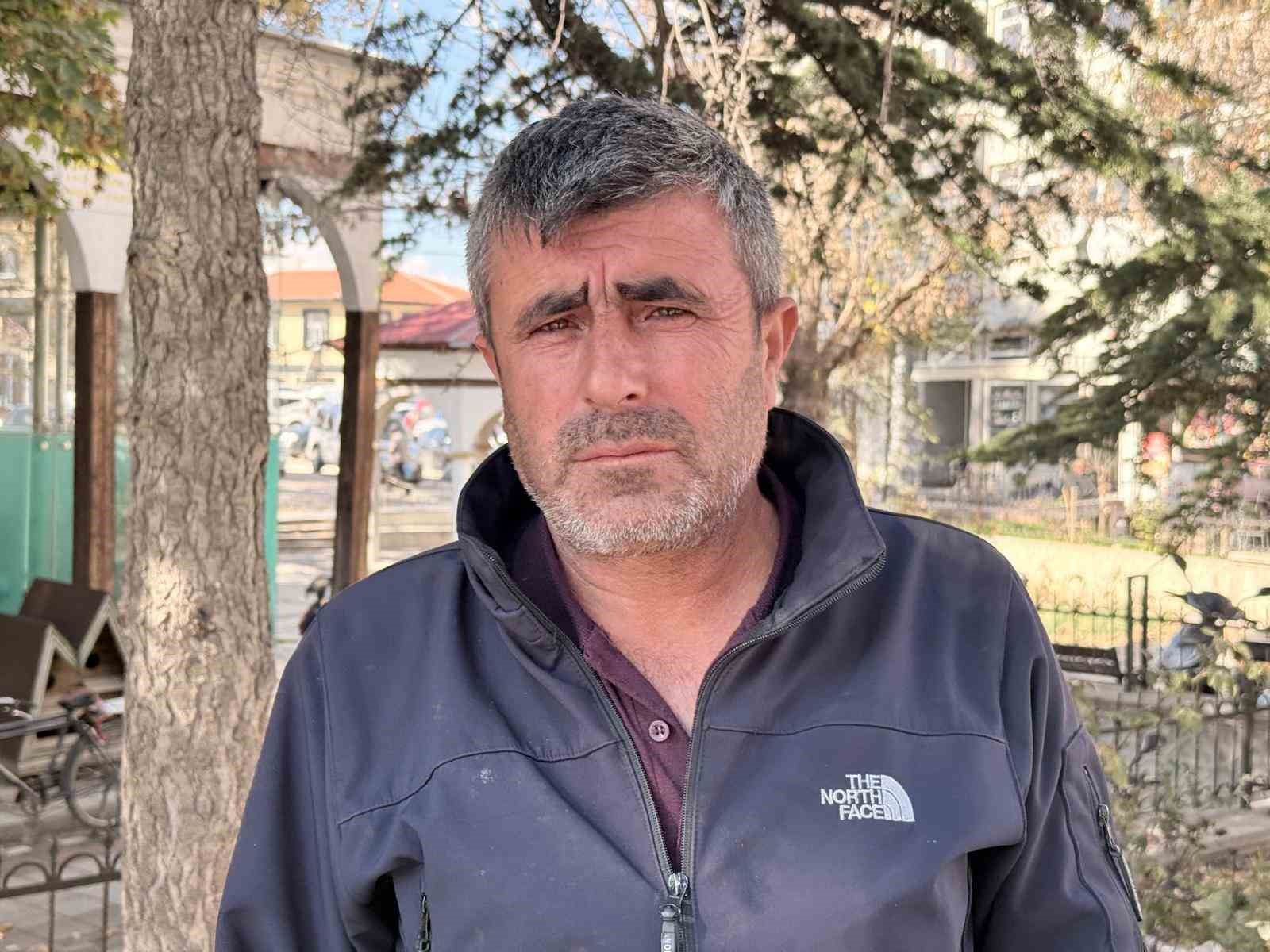 Gıda zehirlenmesi sonucu hayatını kaybeden ailenin yakınları konuştu