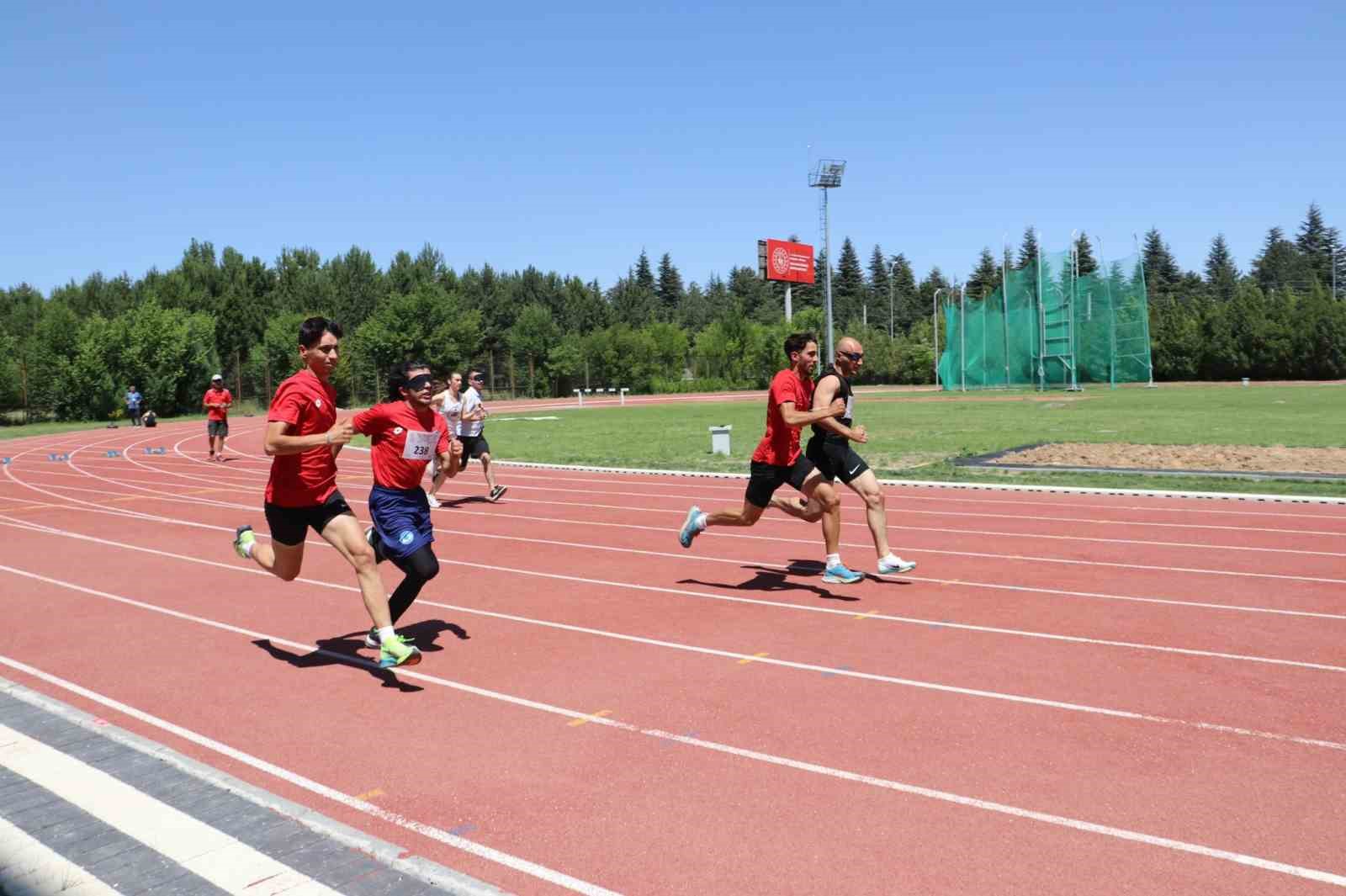 Görme Engelliler Atletizm Türkiye Şampiyonası sürüyor