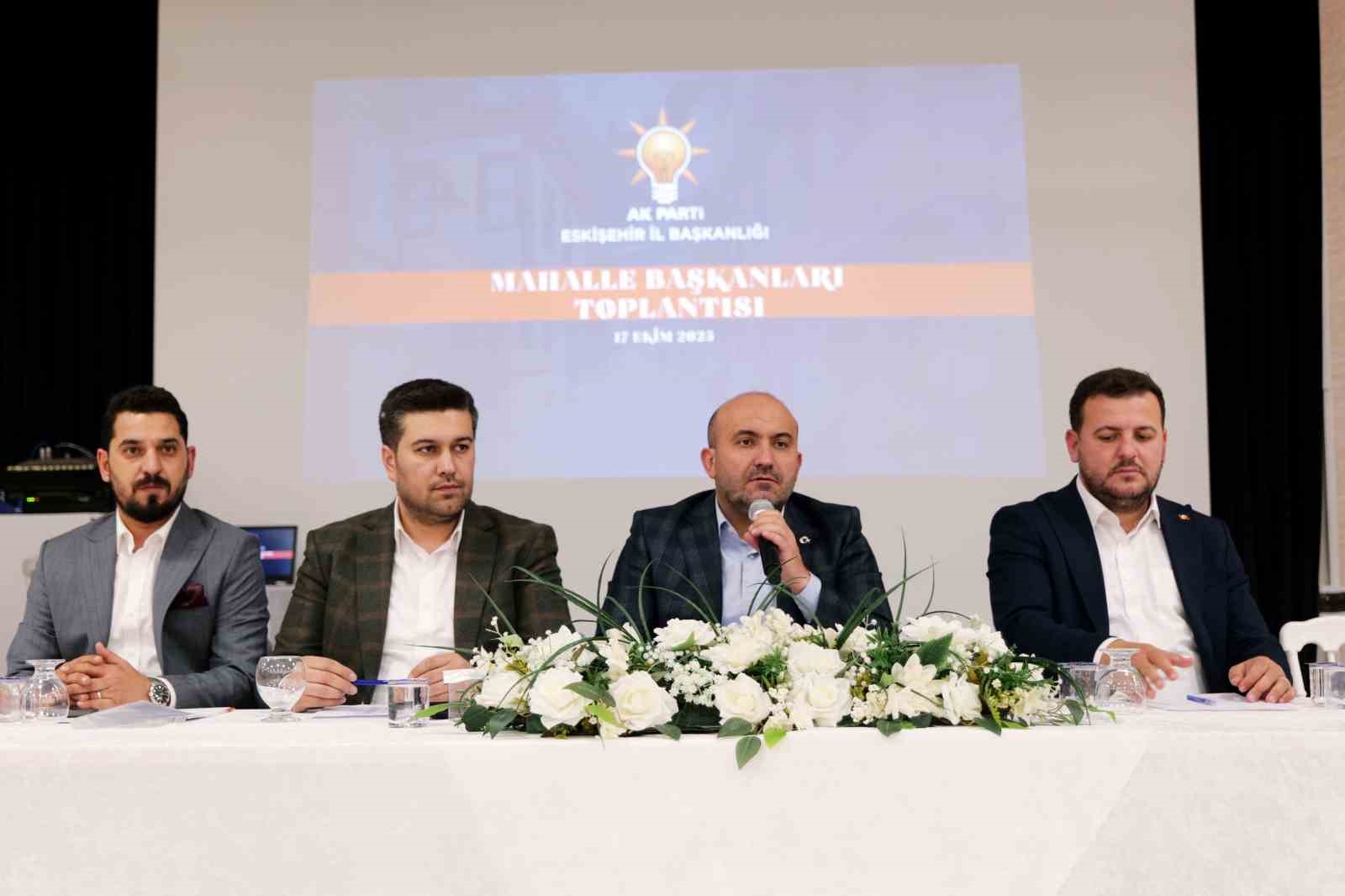 Gürhan Albayrak mahalle başkanlarıyla istişarelerde bulundu
