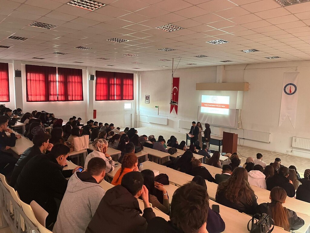 Hisarcık MYOda Kadına Yönelik Şiddetle Mücadele konulu eğitim